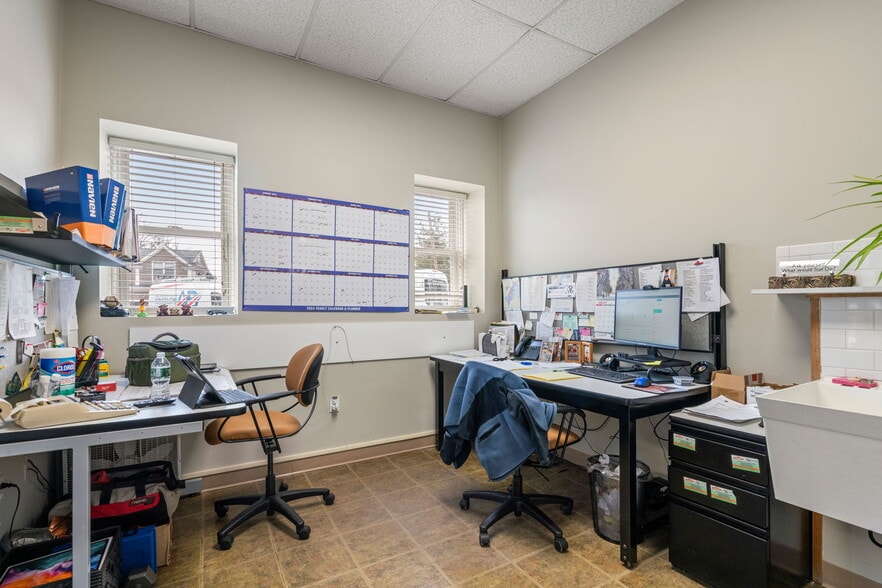 More Photos Of 655 Saw Mill Brook Pky, Newton General Retail For Sale