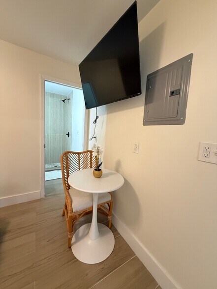 More Photos Of 2502 Tamarind Dr, Hutchinson Island Hotel For Sale