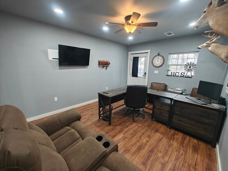 More Photos Of 32514 Highway 82, Cookson Flex For Sale
