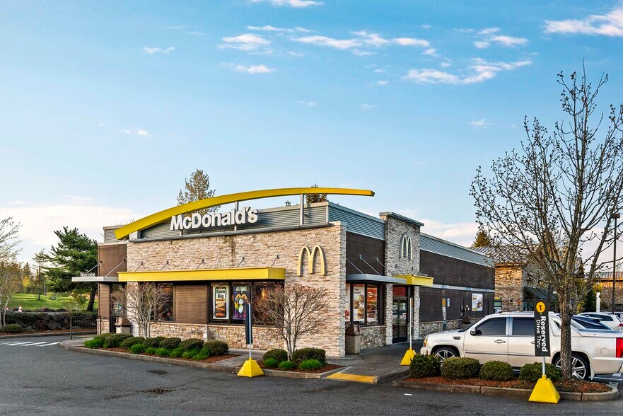More Photos Of 23515 NE Novelty Hill Rd, Redmond Storefront For Lease