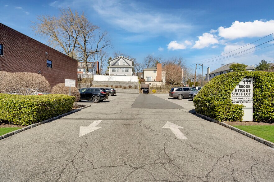 More Photos Of 111 Brook St, Scarsdale Loft Creative Space For Sale