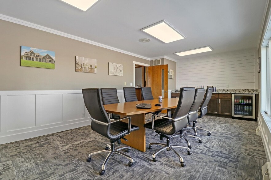 More Photos Of 5300 Green Bay Rd, Kenosha Medical For Lease