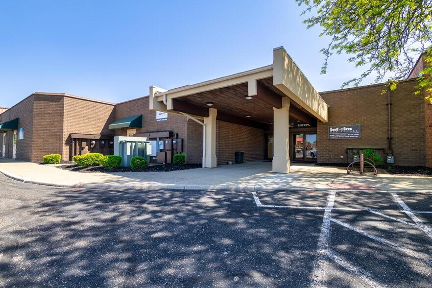 More Photos Of 1260 Monroe St NW, New Philadelphia Medical For Lease