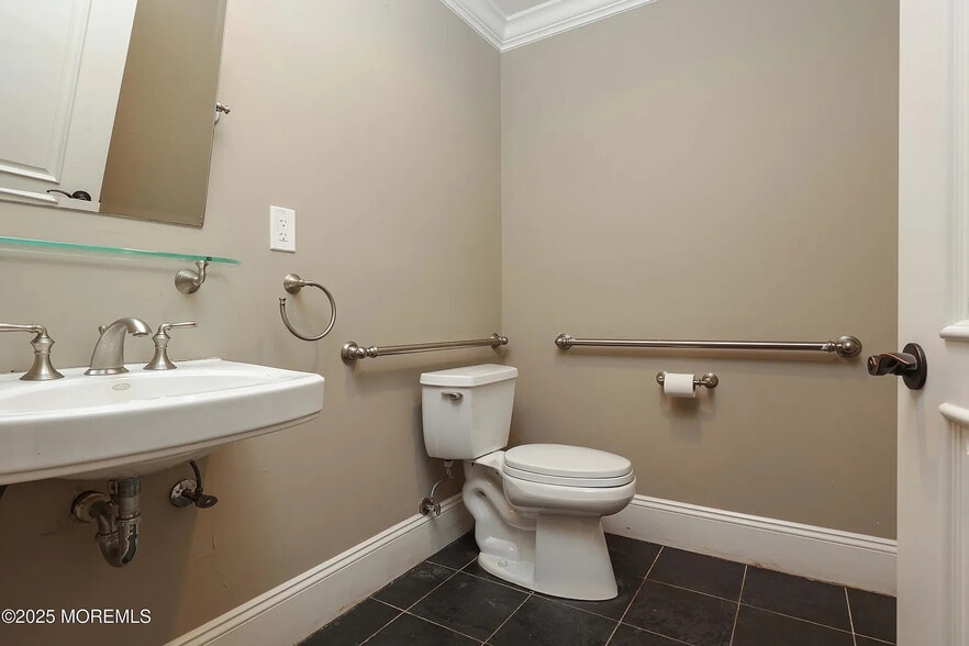 More Photos Of 205 Bay Ave, Highlands Office Residential For Sale