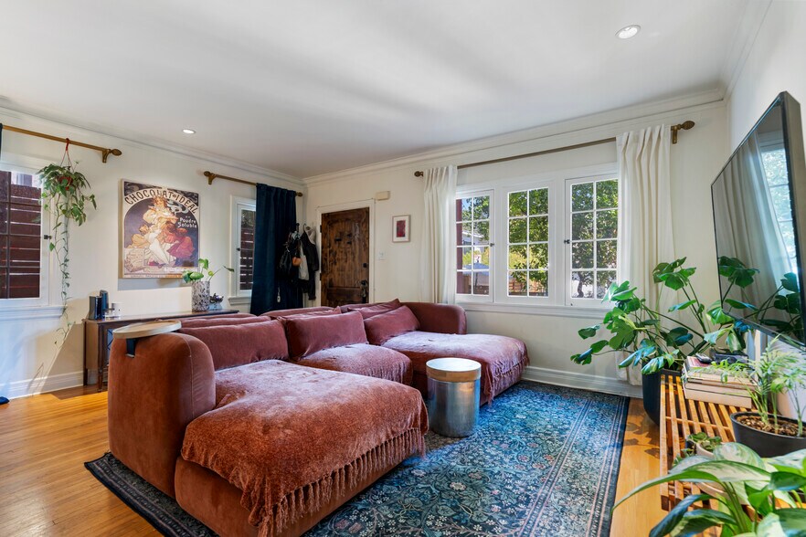 More Photos Of 1501 Westerly Ter, Los Angeles Apartments For Sale