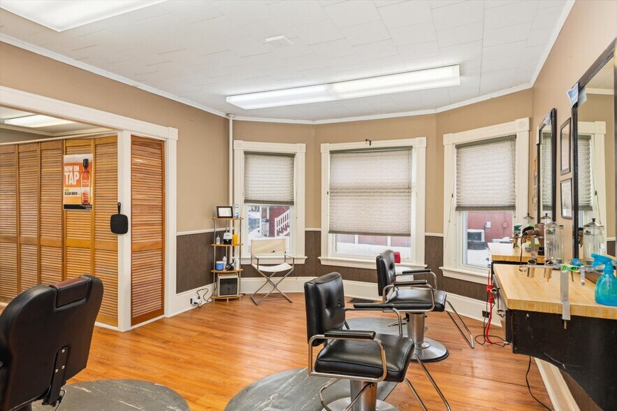 More Photos Of 32 Park Ave, Keene Office For Sale