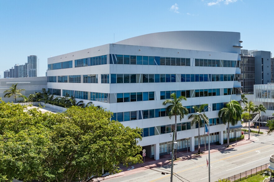 More Photos Of 1691 Michigan Ave, Miami Beach Office For Lease