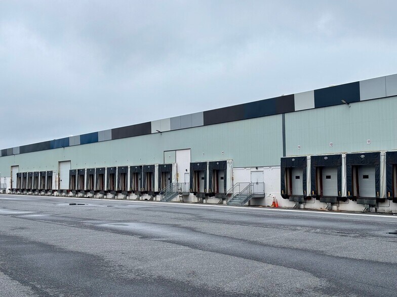 More Photos Of 2800 Eastern Blvd, Middle River Distribution For Lease