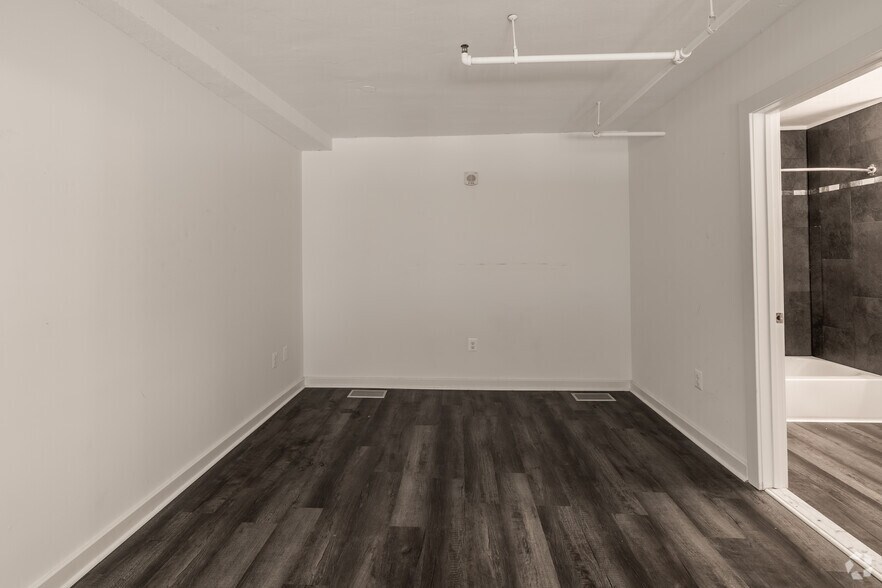 More Photos Of 1501 Saint Paul St, Baltimore Apartments For Lease