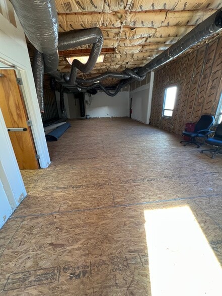 More Photos Of 185 Discovery Dr, Colmar Warehouse For Lease