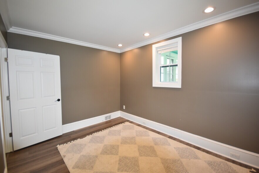 More Photos Of 309 White Horse Pike, Haddon Heights Office For Sale