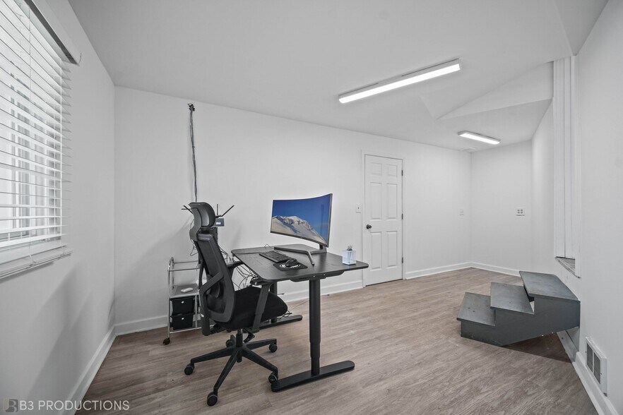 More Photos Of 1787 E Joe Orr Rd, Lynwood Warehouse For Sale