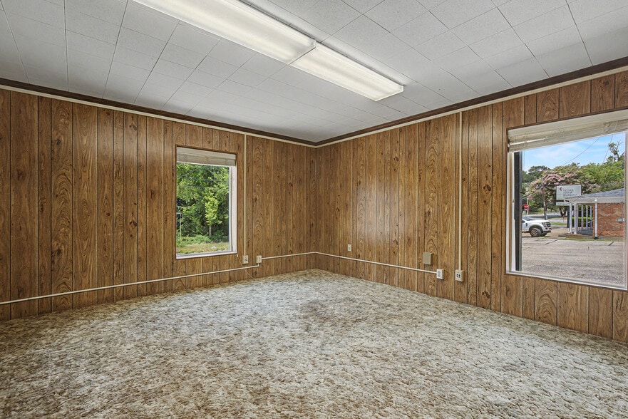 More Photos Of 1117 10th St, Huntsville Office For Lease