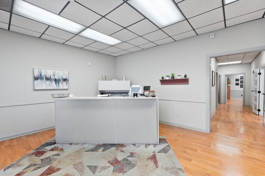 More Photos Of 6735 Whitten Pl, Memphis Service For Sale