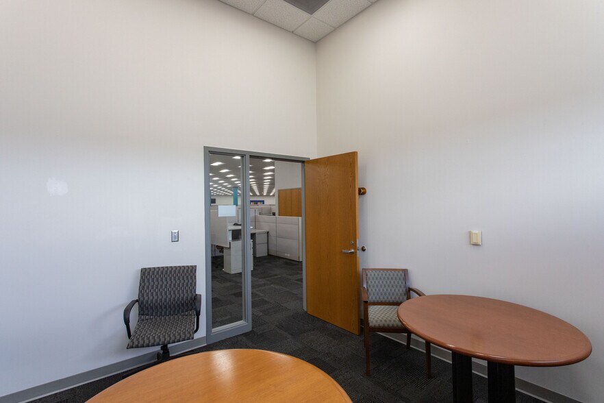 More Photos Of 2215 Southwest Pky, Wichita Falls Office For Lease