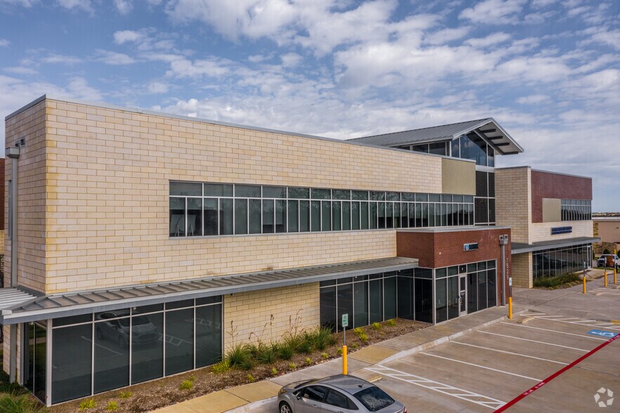 More Photos Of 1629 Smirl Dr, Heath Loft Creative Space For Lease