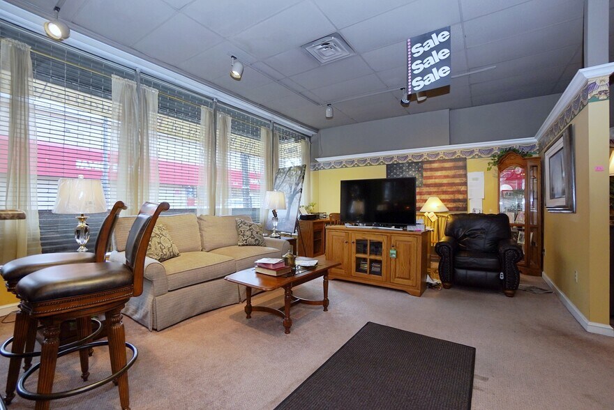 More Photos Of 1229 Castleton Ave, Staten Island Storefront For Lease