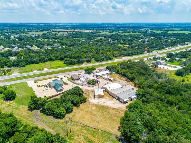 More Photos Of 640 E Highway 199, Springtown Warehouse For Lease