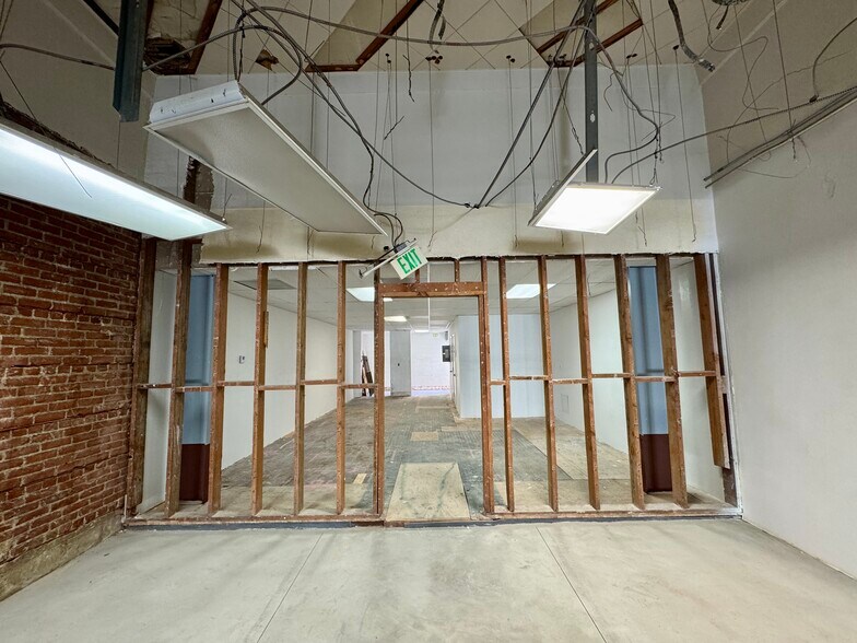 More Photos Of 440-458 E Colorado Blvd, Pasadena Storefront For Lease