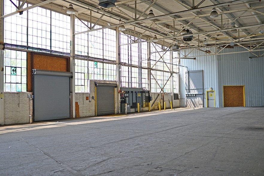 More Photos Of 21 Wilbraham St, Palmer Warehouse For Lease