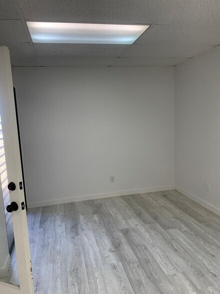 More Photos Of 6959 Linda Vista Rd, San Diego Storefront Retail Office For Lease