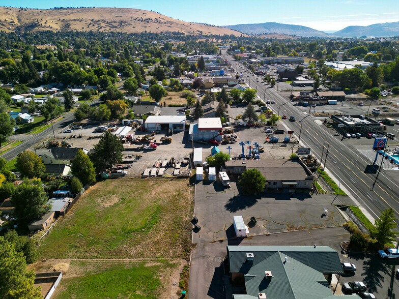 More Photos Of 5113 S 6th St, Klamath Falls Office For Sale