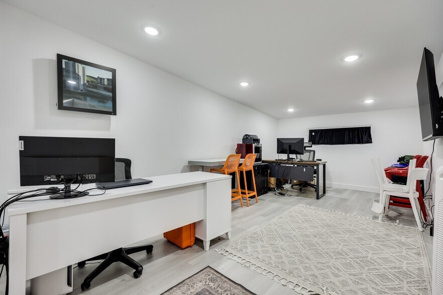 More Photos Of 2000 Windy Ter, Cedar Park Warehouse For Sale