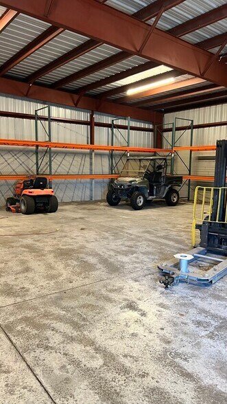 More Photos Of 6766 Narcoossee Rd, Orlando Self Storage For Lease