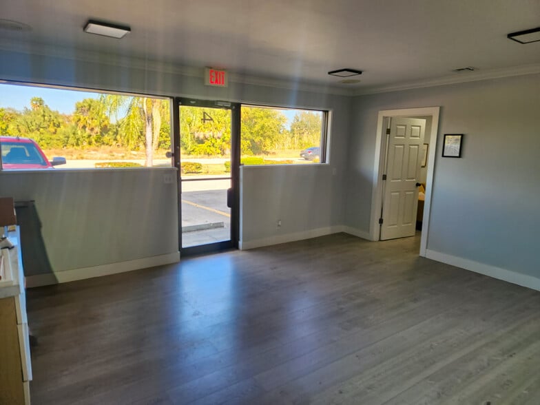 More Photos Of 3520 Consumer St, West Palm Beach Warehouse For Lease