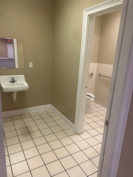 More Photos Of 5684 Cleaves Dr, Arlington Office For Sale