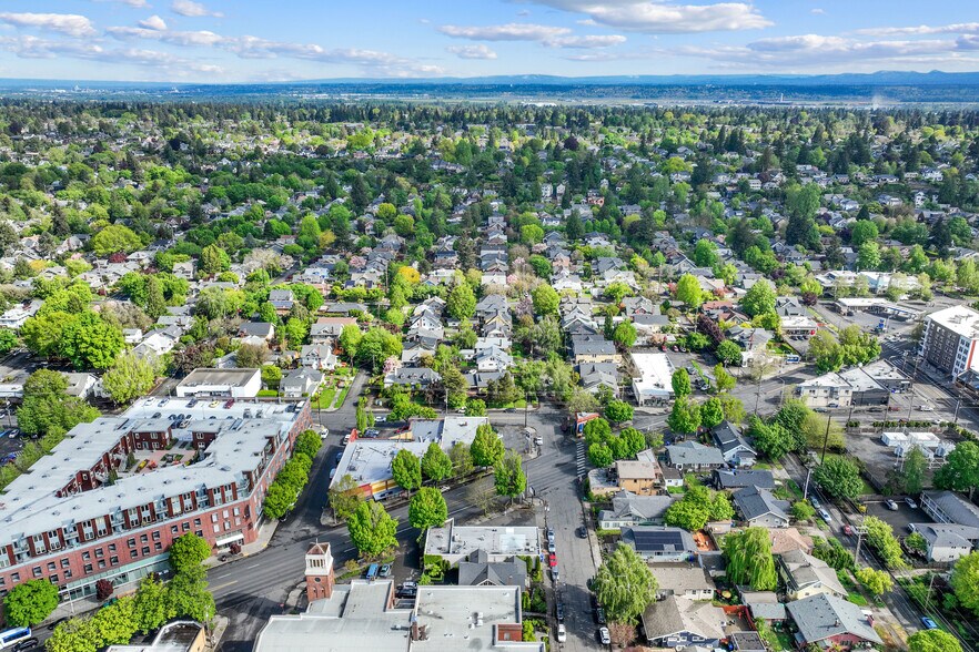 More Photos Of 4434 NE Sandy Blvd, Portland Freestanding For Sale