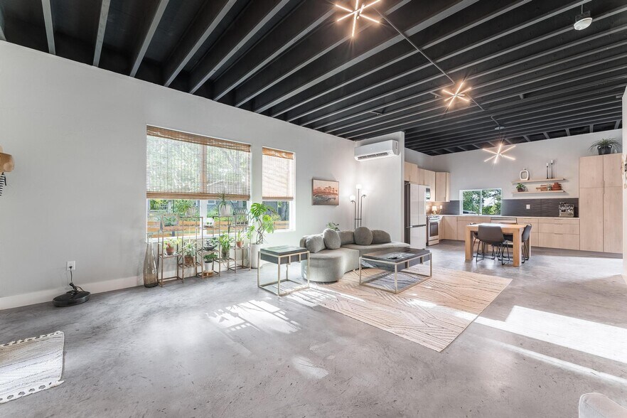 More Photos Of 13870 HWY 279, Gravette Flex For Sale