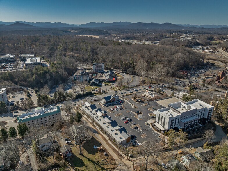 More Photos Of 190 Hendersonville Rd, Asheville Storefront Retail Office For Lease