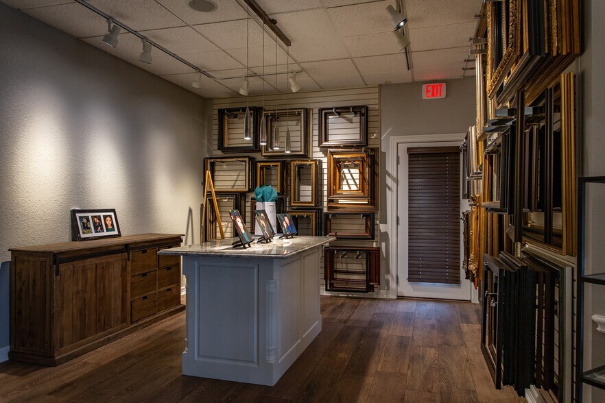 More Photos Of 1015 Road To Six Flags St, Arlington Office For Sale