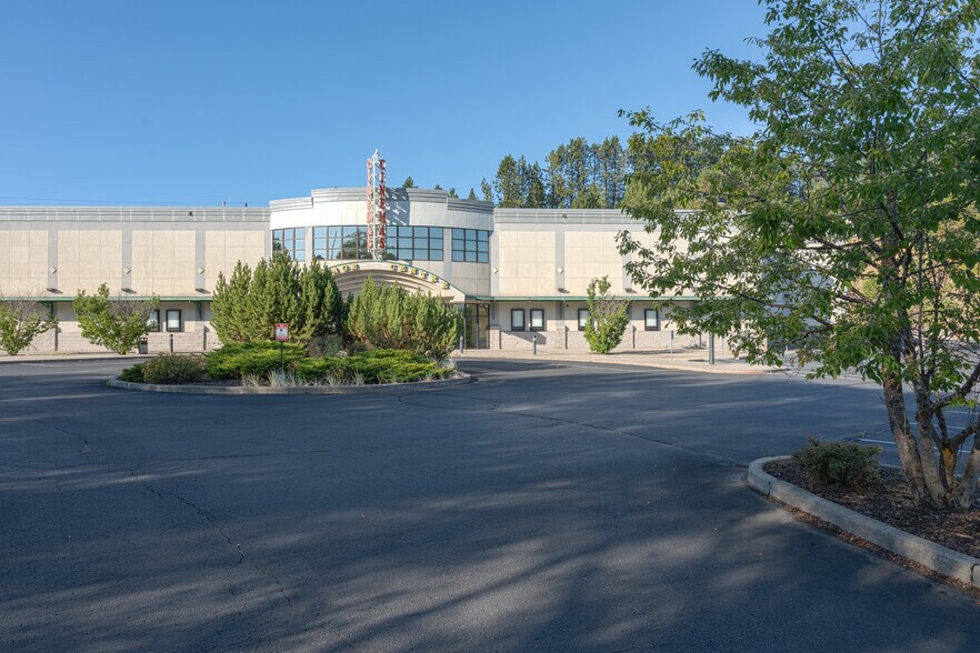 More Photos Of 1085 SE Bishop Blvd, Pullman Specialty For Sale