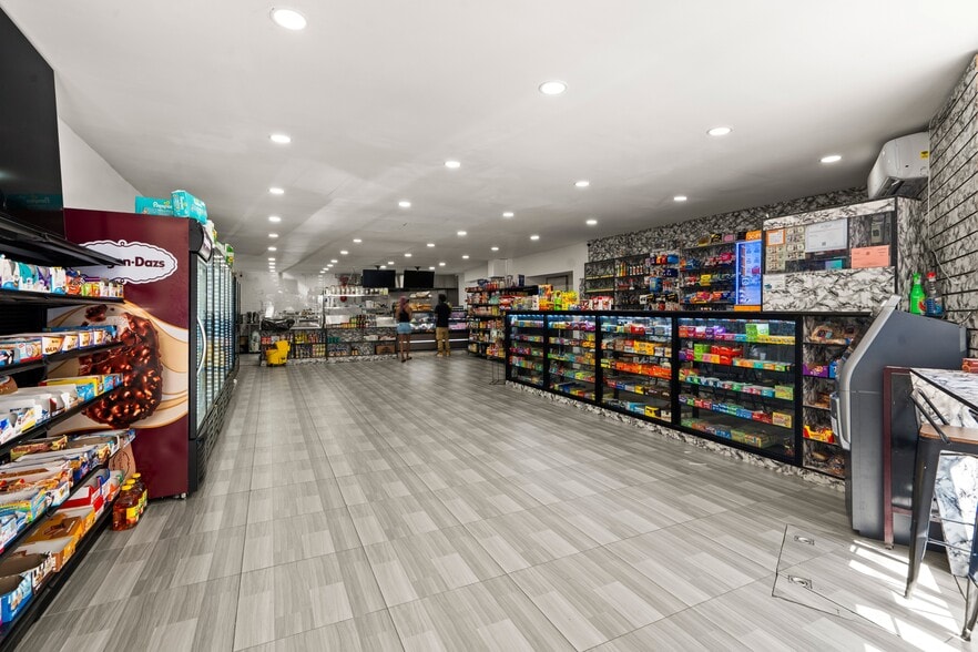 Primary Photo Of 40-44 Warren Street, Staten Island Convenience Store For Lease