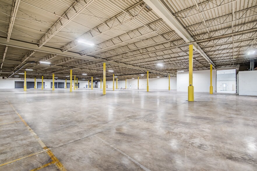 More Photos Of 7600 Ambassador Row, Dallas Distribution For Sale