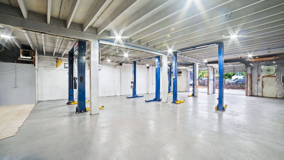 More Photos Of 303 NW 1st Ave, Boca Raton Warehouse For Sale