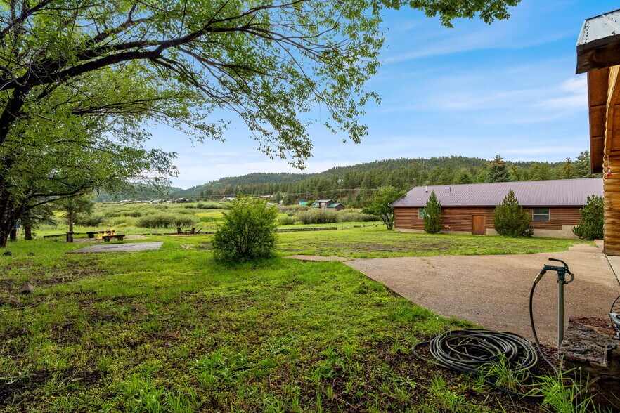 More Photos Of 140 Main St, Greer Specialty For Sale