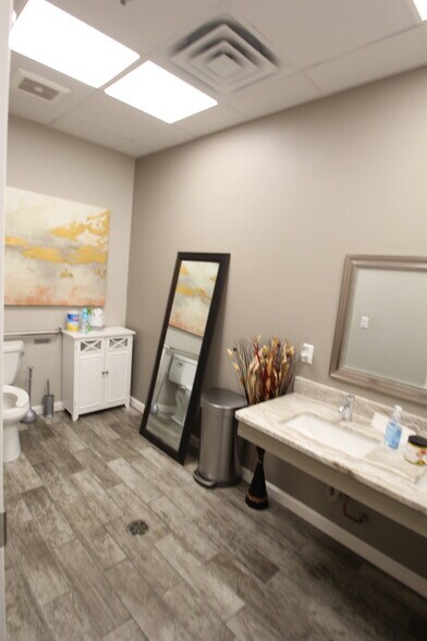 More Photos Of 2302 Turnpike St, North Andover General Retail For Lease