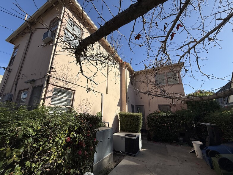 More Photos Of 4343 Laurel Canyon Blvd, Studio City Office For Lease