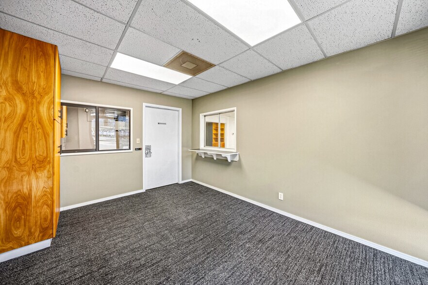 More Photos Of 710 Jefferson Ave, Ashland Light Manufacturing For Lease