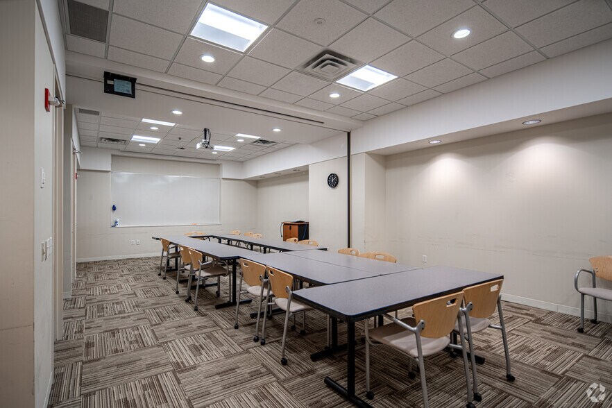 More Photos Of 2805 Campus Dr, Plymouth Medical For Lease