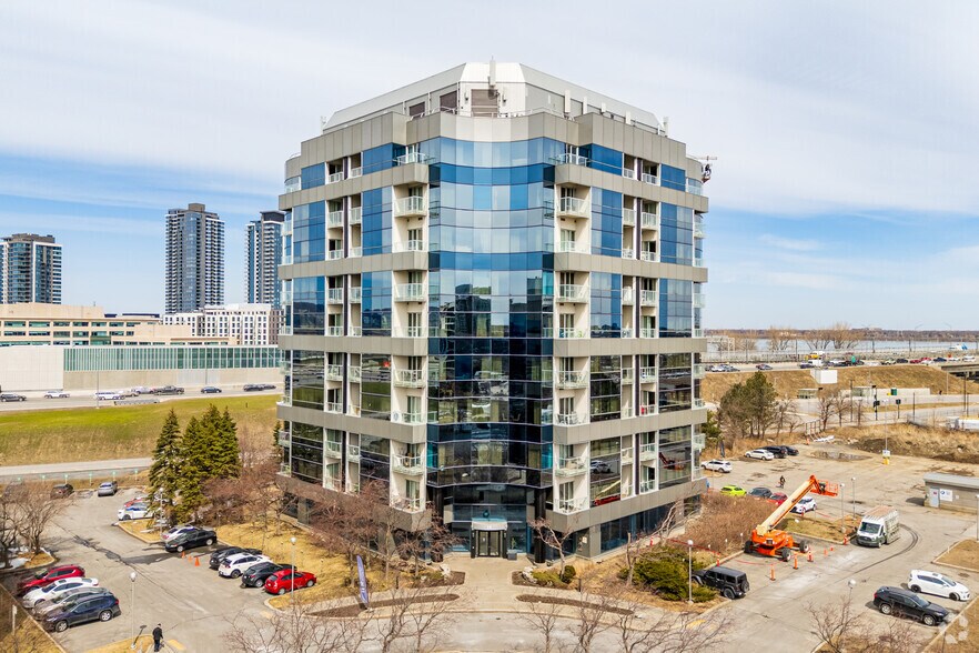 Primary Photo Of 16 Pl Du Commerce, Montréal Apartments For Lease