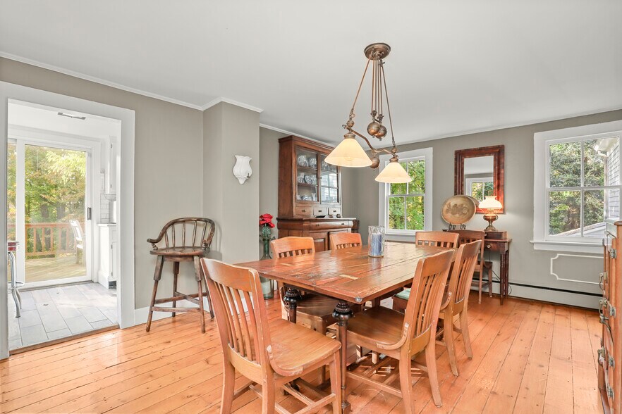 More Photos Of 47 Hollow Tree Ridge Rd, Darien Apartments For Sale