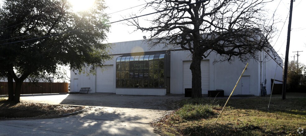 More Photos Of 344 McDonnell St, Lewisville Warehouse For Sale