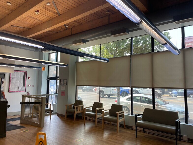 More Photos Of 2542 W North Ave, Chicago Office For Sale