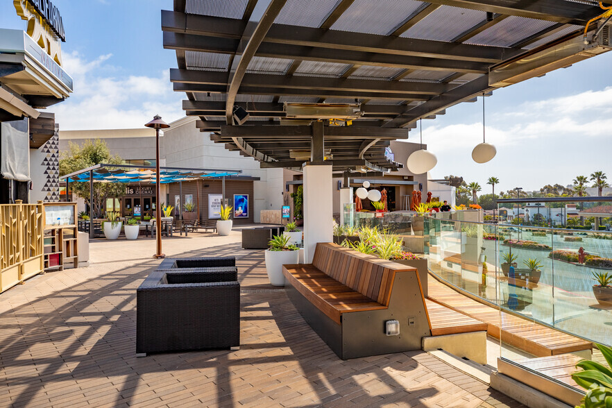 More Photos Of 3433-3545 Del Mar Heights Rd, San Diego Unknown For Lease