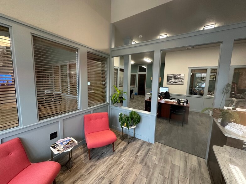 More Photos Of 103-105 S Water St, Silverton Storefront For Sale