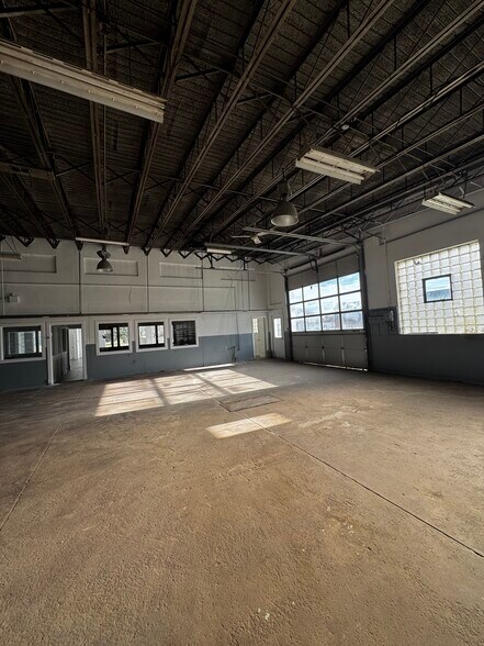 More Photos Of 620 Elk St, Alexander Warehouse For Sale